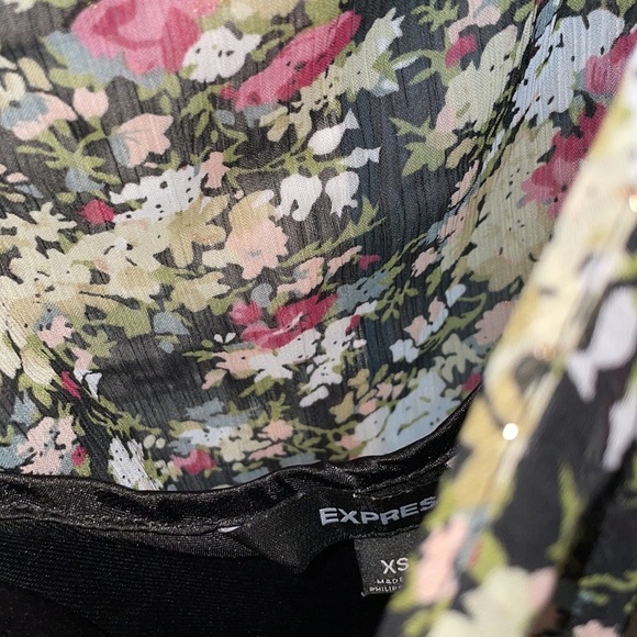 Express date night floral dress flattering waist - Picture 4 of 4